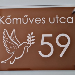 EGYEDI UTCANÉV-, HÁZSZÁMTÁBLA , Otthon & Lakás, Ház & Kert, Házszám, Famegmunkálás, Gravírozás, pirográfia, Meska