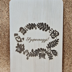 ANYÁK NAPI VÁGÓDESZKA EGYEDI GRAVÍROZÁSSAL, Otthon & Lakás, Konyhafelszerelés, tálalás, Sütés, főzés, Vágódeszka, Famegmunkálás, Gravírozás, pirográfia, Meska