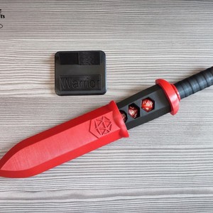 Nagy - Méretű kard formájú kockatartó D20 sziluettel + AJÁNDÉK - játék & sport - táblajáték és kártyajáték - társasjátékok - dobókocka - Meska.hu