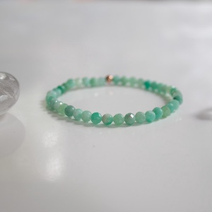 Krizopráz karkötő, Krizopráz ásvány karkötő, Lélekhangoló ásvány karkötő, egyedi ásvány karkötő, kézműves ásvány karkötő - ékszer - karkötő - gyöngyös karkötő - Meska.hu