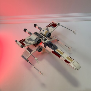 X-Wing (75355) fali konzol, Otthon & Életmód, Tárolás & Rendszerezés, Fali tároló, , MESKA