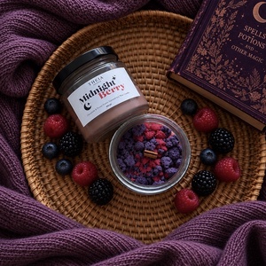 Midnight Berry poharas illatgyertya - Meska.hu