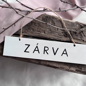 Fehér nyitva-zárva tábla - otthon & életmód - dekoráció - ajtó- és ablak dekoráció - ajtótábla - Meska.hu