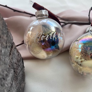 Átlátszó karácsonyi gömb szárazvirággal, névre írva  - karácsony - karácsonyi lakásdekoráció - karácsonyfadíszek - Meska.hu