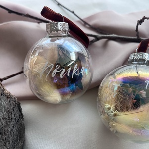 Átlátszó karácsonyi gömb szárazvirággal, névre írva  - karácsony - karácsonyi lakásdekoráció - karácsonyfadíszek - Meska.hu