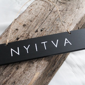 Fekete nyitva-zárva és rögtön jövök tábla párban - otthon & életmód - dekoráció - ajtó- és ablak dekoráció - ajtótábla - Meska.hu