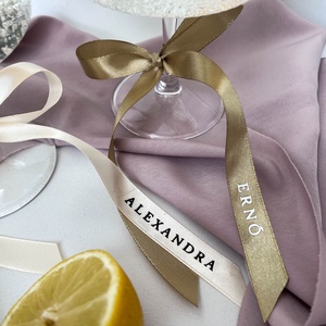 Névre szóló szatén szalag esküvői ültető - esküvő - dekoráció - helyszíni dekor - Meska.hu