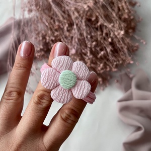 Nőnapi virágos hajgumi ajándék  - ruha & divat - hajdísz & hajcsat - hajgumi - Meska.hu