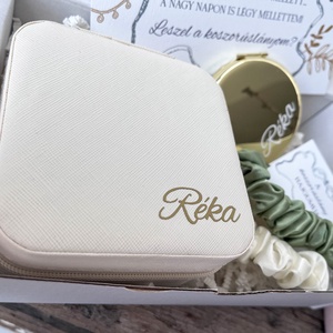 Egyedi koszorúslányfelkérő szett, koszorúslány felkérő ajándékcsomag - zöld-fehér - esküvő - meghívó & kártya - tanú felkérő - Meska.hu