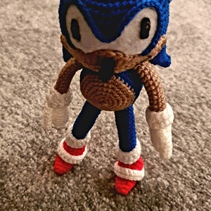 Horgolt Super Sonic figura - játék & sport - plüssállat & játékfigura - plüss mesefigurák - Meska.hu