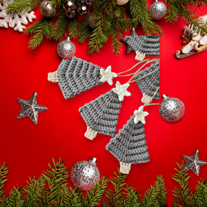 Horgolt fenyőfás díszek - karácsony - karácsonyi lakásdekoráció - karácsonyfadíszek - Meska.hu