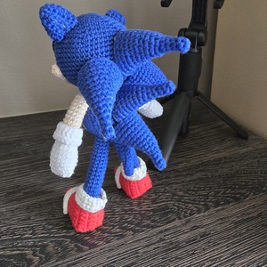 Horgolt SONIC figura - játék & sport - plüssállat & játékfigura - cica - Meska.hu