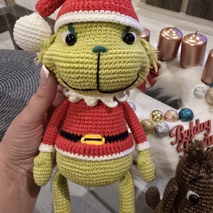 Horgolt Grincs kiskutyussal és puttonnyal - karácsony - karácsonyi lakásdekoráció - karácsonyfa, grincsfa - Meska.hu