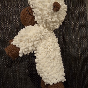 Horgolt plüss alvó bárányka - baba - mama - baba játékok - szundikendő, alvóka - Meska.hu