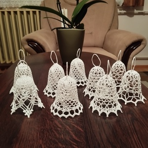 Horgolt harangok  - karácsony - karácsonyi lakásdekoráció - karácsonyfadíszek - Meska.hu