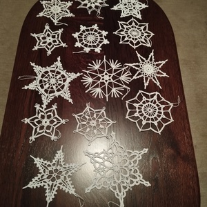 Horgolt karácsonyi hópehelyhek , Karácsony, Karácsonyi lakásdekoráció, Karácsonyi lakásdíszek, Horgolás, MESKA