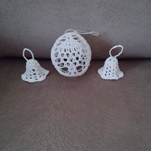 Horgolt karácsonyi gömb és kis harang  - Meska.hu