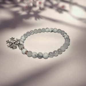 Theta ásványkarkötő - béke -  Howlit, fehér jáde, hegyikristály, Ékszer, Karkötő, Ásványkarkötő, Gyöngyfűzés, gyöngyhímzés, Ékszerkészítés, MESKA