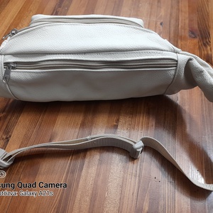 Négyrekeszes bőr övtáska - táska & tok - kézitáska & válltáska - vállon átvethető táska - Meska.hu