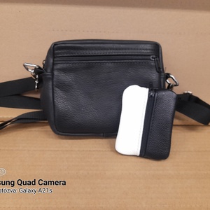 Bőr kistáska kulcstartóval - Meska.hu