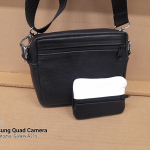 Bőr kistáska kulcstartóval - táska & tok - táska szett - Meska.hu