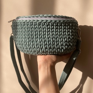 Horgolt övtáska babér színben 100% újrahasznosított zsinórfonalból, Táska & Tok, Övtáska, Horgolás, MESKA