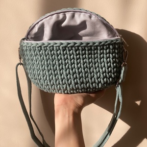 Horgolt övtáska babér színben 100% újrahasznosított zsinórfonalból - táska & tok - övtáska - Meska.hu