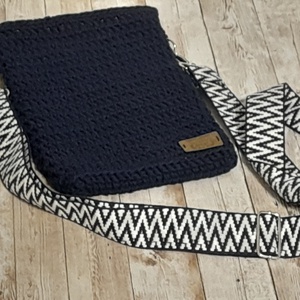 Horgolt phonebag táska - Meska.hu