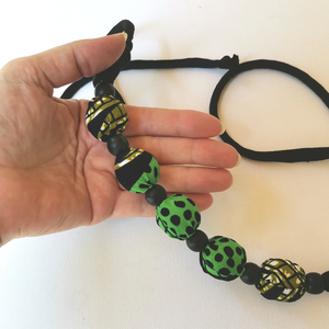 Pöttyparádé afrikai textil nyaklánc - ékszer - nyaklánc - statement nyaklánc - Meska.hu