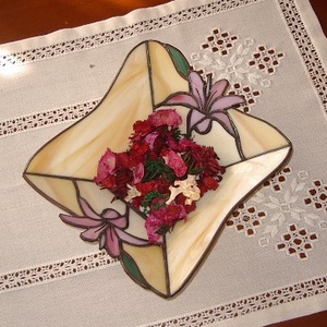 Liliomos tiffany tál - elegancia, nőiesség, finomság - Meska.hu