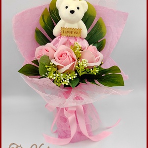 Rózsaszín maci 3 szál szappan-rózsával , Otthon & Lakás, Dekoráció, Virágdísz és tartó, Csokor & Virágdísz, Virágkötés, MESKA
