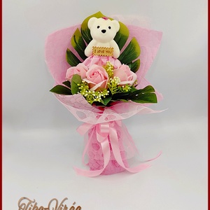 Rózsaszín maci 3 szál szappan-rózsával  - otthon & lakás - dekoráció - virágdísz és tartó - csokor & virágdísz - Meska.hu