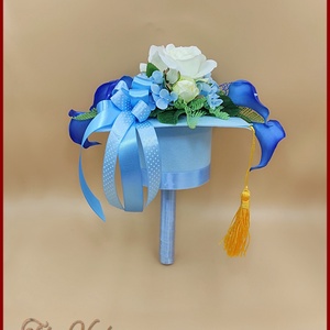 Különleges, egyedi Ballagó-kalap formájú örök-csokor világoskék színű - otthon & lakás - dekoráció - virágdísz és tartó - csokor & virágdísz - Meska.hu