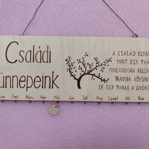 Családi ünnepek tábla , Otthon & Életmód, Dekoráció, Fali és függő dekoráció, Falra akasztható dekor, Gravírozás, pirográfia, MESKA