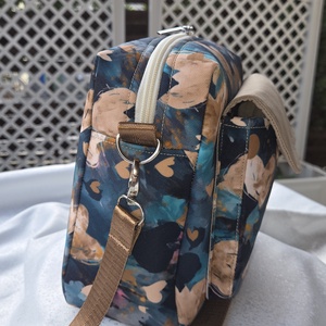 Mintás oldaltáska - táska & tok - kézitáska & válltáska - vállon átvethető táska - Meska.hu