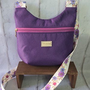 Lila crossbody, Táska & Tok, Kézitáska & válltáska, Vállon átvethető táska, Varrás, MESKA