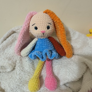 Színes Horgolt Nyuszi, Játék & Sport, Plüssállat & Játékfigura, Nyuszi, Horgolás, MESKA