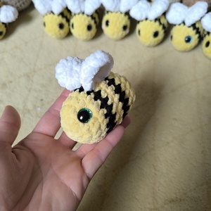 Horgolt csirke, méhecske - játék & sport - plüssállat & játékfigura - méhecske - Meska.hu