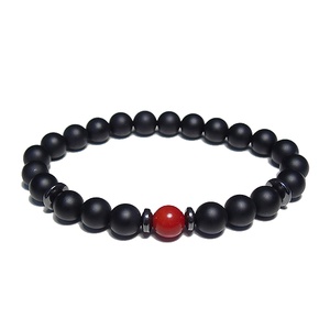 Férfi ásványkarkötő - matt fekete ónix és korall férfi karkötő - Meska.hu