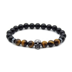 Koponyás tigrisszem és ónix férfi gyöngy karkötő - nemesacél koponya karkötő - Meska.hu
