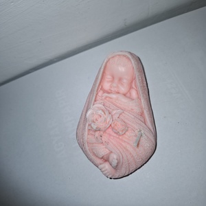 Csecsemő pólyában szójaviasz gyertya  - Meska.hu