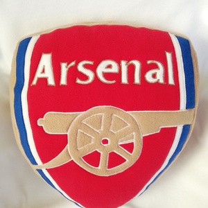 Arsenal logó alakú párna, Otthon & Lakás, Lakástextil, Párna & Párnahuzat, Varrás, MESKA