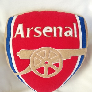 Arsenal logó alakú párna - Meska.hu
