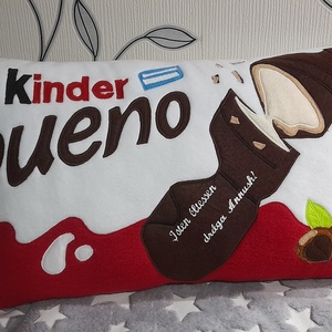 Kinder bueno párna - otthon & életmód - babaszoba, gyerekszoba - gyerek díszpárna - Meska.hu