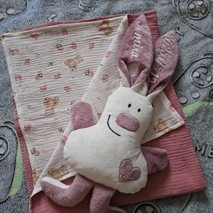 Nyuszi és takaró szett - játék & sport - babalátogató ajándékcsomag - Meska.hu