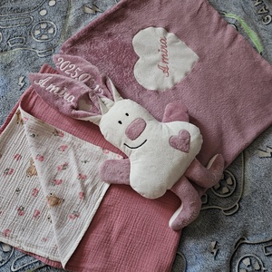 Nyuszi és takaró szett - játék & sport - babalátogató ajándékcsomag - Meska.hu