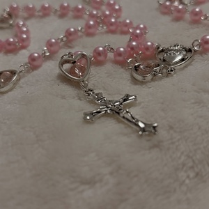 Kézműves rózsaszín rózsafüzér � Jézus Szíve éremmel - otthon & életmód - vallás - lánc & füzér - Meska.hu