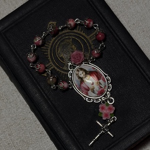 Jézus Szíve kézműves egytizedes, rhodonit ásvánnyal - otthon & életmód - vallás - lánc & füzér - Meska.hu