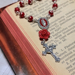 Mélyvörös egytizedes,  Guadalupei Szűzanya   - otthon & életmód - vallás - lánc & füzér - Meska.hu