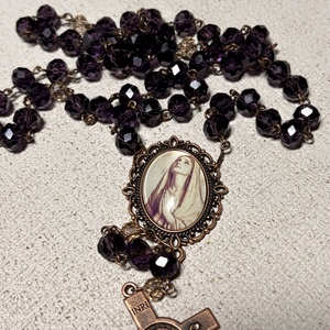 Szűz Mária, lila-bronz rózsafüzér  - Meska.hu
